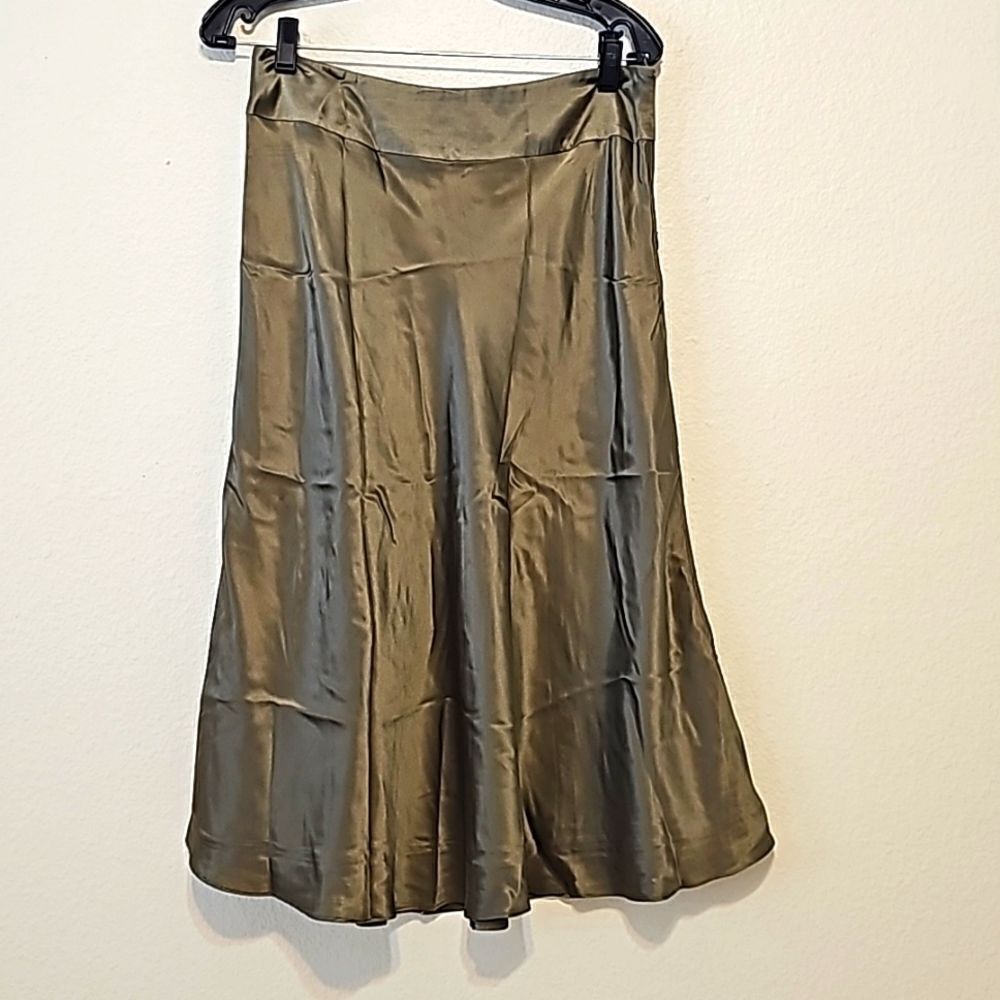 E. C. I  SILK SKIRT SIZE 4